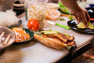 Preparando un emparedado