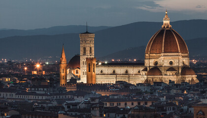 Fototapeta na wymiar Views of the impressive Florence Cathedral