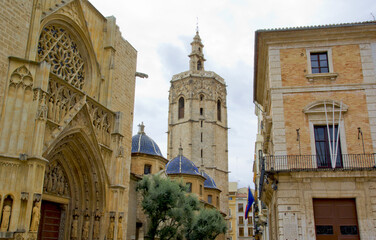 Fototapeta na wymiar beautiful view of old town in Valencia, Spain 