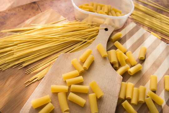 รูปภาพTortiglioni – เลือกดูภาพถ่ายสต็อก เวกเตอร์ และวิดีโอ4,749 | Adobe ...