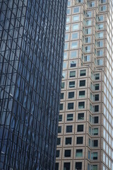 여의도에는 고층 비지니스 건물들이 많이 있는 풍경입니다.