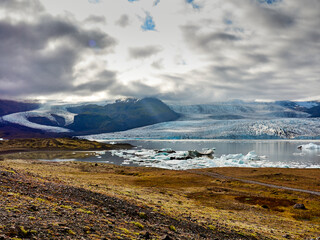Glaciares de Islandia de color azul.