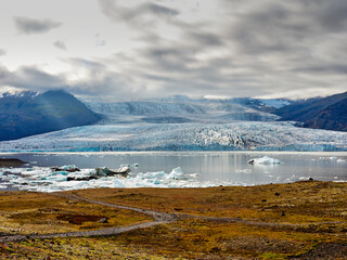 Glaciares de Islandia de color azul.