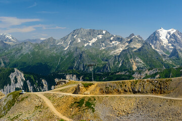 Fototapeta premium Montagne à Courchevel En France en été. Joli Paysage