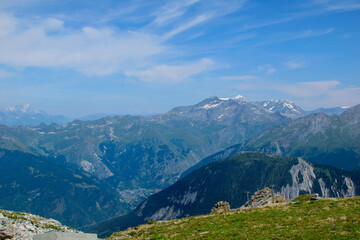 Montagne à Courchevel En France en été. Joli Paysage