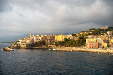 Obraz premium Port de Bastia vu du ferry Nice Corse
