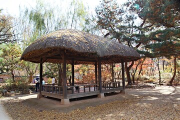 한국의전통집초가집입니다