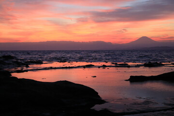 湘南江の島　児子ヶ淵の夕暮れ２