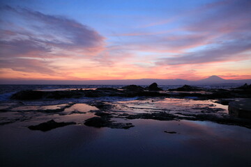 湘南江の島 児子ヶ淵の夕暮れの終わり