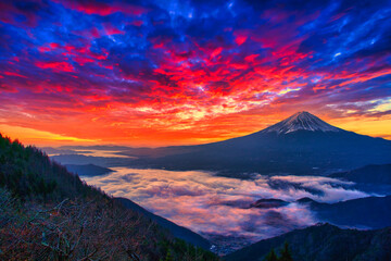 新道峠より雲海の富士山