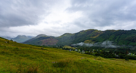 Fototapeta na wymiar The beautiful green landscapes of Scotland