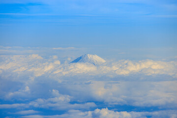 雲上の富士山