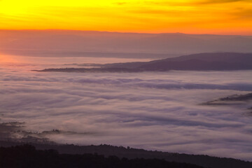 Fototapeta premium sunrise over the mountains