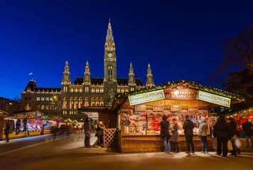 Zelfklevend Fotobehang Christmas Market near City Hall in Vienna Austria © Nikolai Sorokin