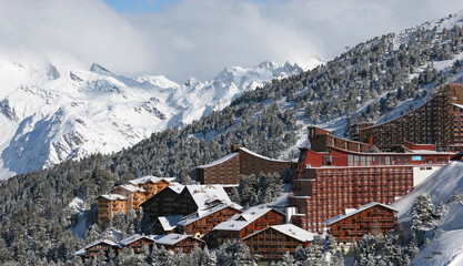 Station ski les Arcs 2000 Savoie Alpes Paradiski - obrazy, fototapety, plakaty