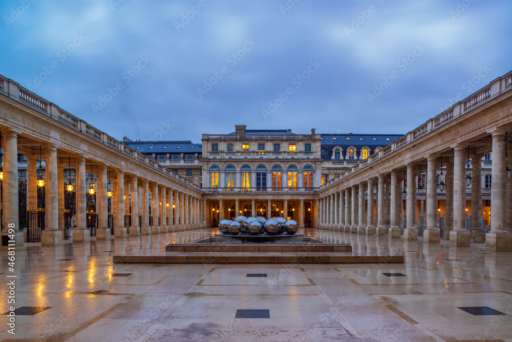 Wall mural palais royal in paris