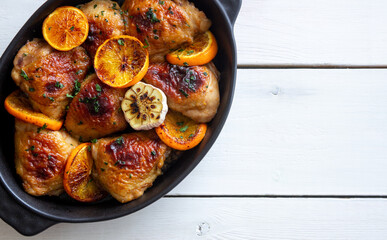 Baked chicken with oranges, garlic and mint. Recipe.