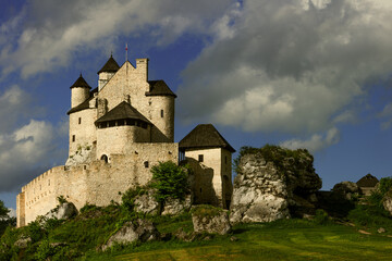 Szlak Orlich Gniazd- zamek Bobolice - obrazy, fototapety, plakaty