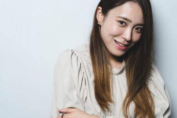 クールな女性ポートレート
