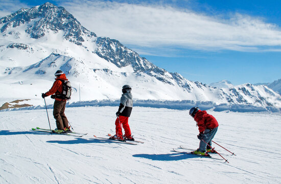 ski en  savoie alpes montagne famille