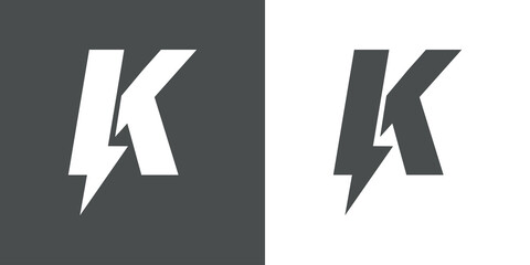 Símbolo energía eléctrica. Logotipo con letra inicial K con forma de relampago en fondo gris y fondo blanco