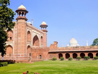 Fototapeta na wymiar Agra Fort entrance building