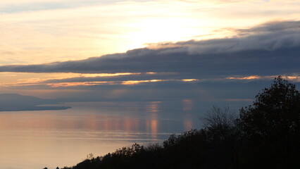 Obraz premium Coucher de soleil automnal sur le Léman