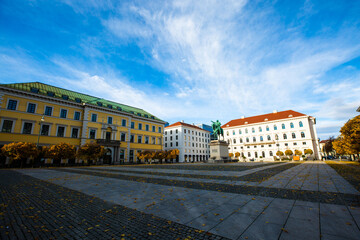 Fototapeta na wymiar Wittelsbacherplatz in Munich, autumn, clear blue sky