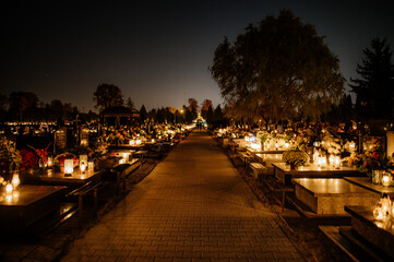 Wszystkich świętych, cmentarz