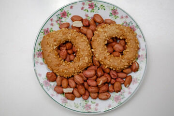 Peanut butter cookie recipe on the beautiful plate.
