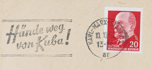 briefmarke stamp gestempelt used frankiert cancel vintage retro alt old slogan hände weg von kuba werbung ddr karl-marx-stadt 20 rot red kopf head man mann 1962