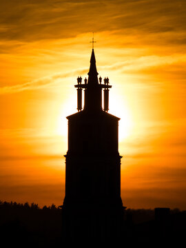 Chodzież Wieża kościoła na tle słońca
Piękny widok o zachodzie słońca 