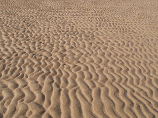 Wellenrippeln am strand