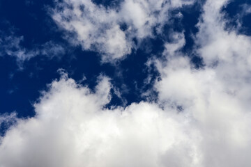Obraz premium Nature weather background with beautiful white cloud