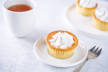 Sweet tartlets with cream