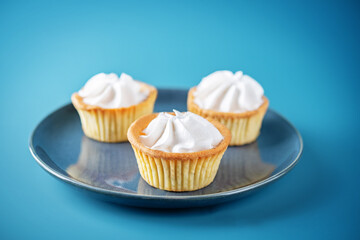Sweet tartlets with cream