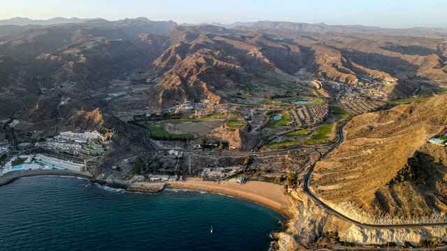 Vista a&eacute;rea playa de Tauro y campo de golf de Anfi Tauro, Gran Canaria, Islas Canarias.