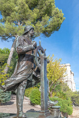 Monument d'un marin et prince devant le musée océanographique de Monaco