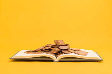 save money, invest in stocks, financial growth, income