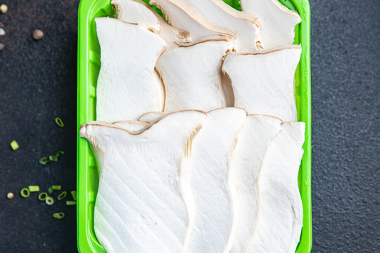 eryngii slice mushroom oyster king mushrooms eringi meal snack copy space food background 