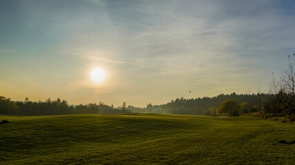 Golfplatz bei Sonnenuntergang