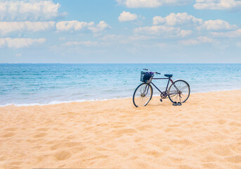 Obraz premium bike on a sandy beach