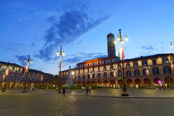 Obraz premium Forli, Emilia-Romagna, Italy: the city at evening, Aurelio Saffi square