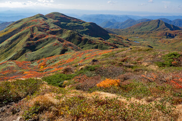 紅葉の山頂から
