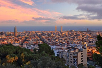 Fototapeta premium Barcelona city view with Mediterranean Sea