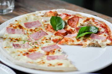 pizza or pepperoni pizza and ham and cheese pizza