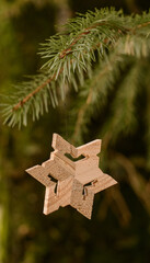 Dekoracja świąteczna gwiazdka z drewna - obrazy, fototapety, plakaty