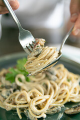 spaghetti with basil