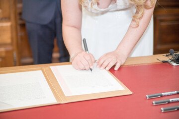 signature mariage mariée stylo papier