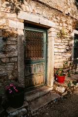 Fototapeta na wymiar Old Peritheia door, Corfu, Greece 